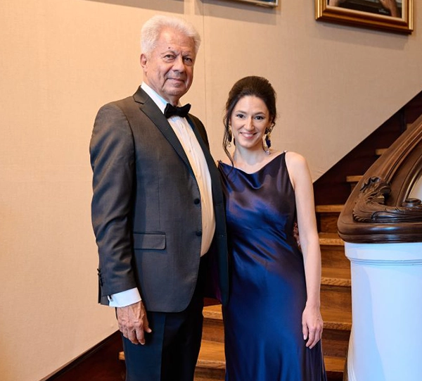 win-gallery-gazduieste-o-noua-expozitie-de-arta-investing-in-property